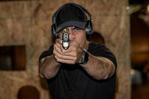 Обучение за работа с късо и дълго оръжие в отворени и затворени пространства Обучение за работа с късо и дълго оръжие в отворени и затворени пространства